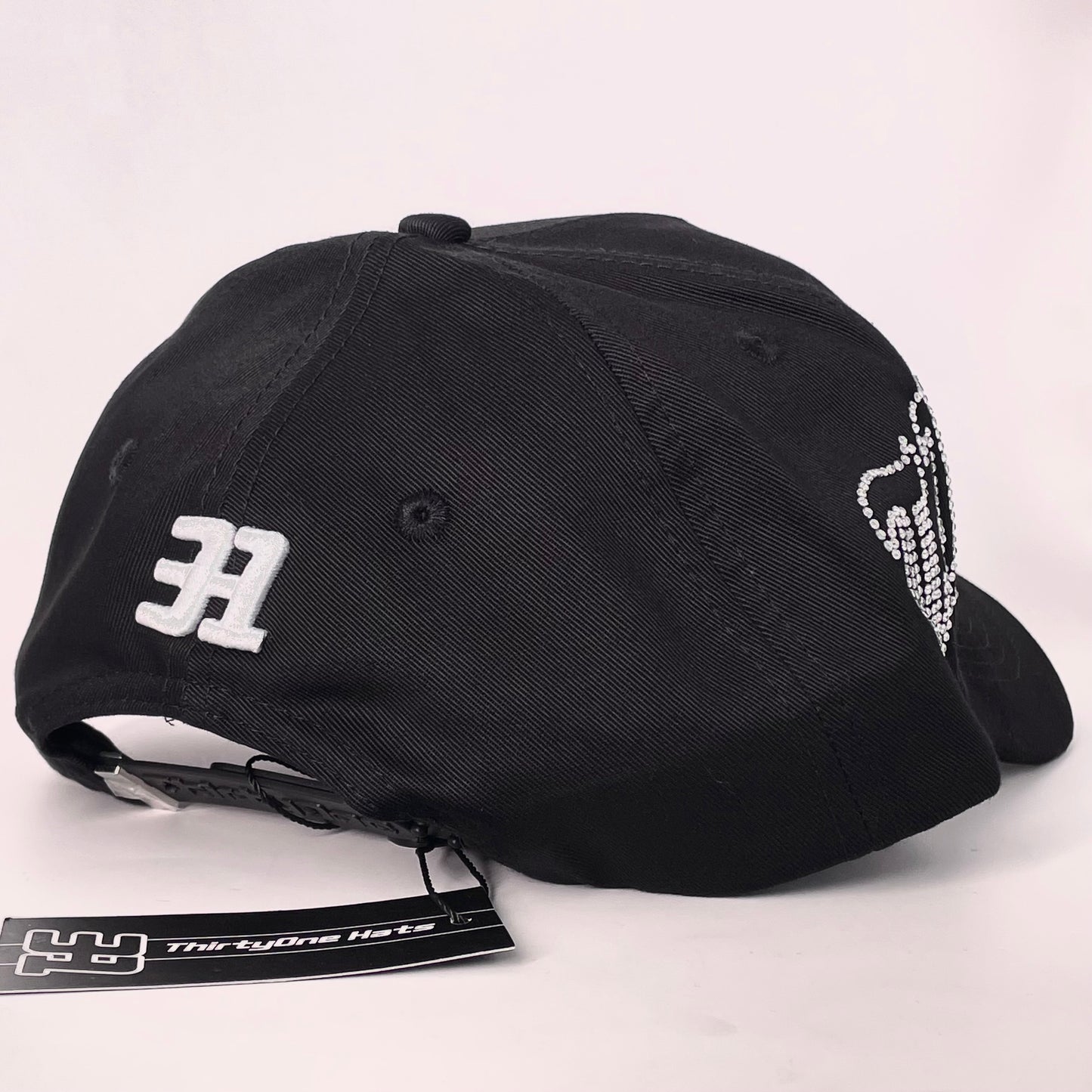 31 hats “NY Crystal Black White”
