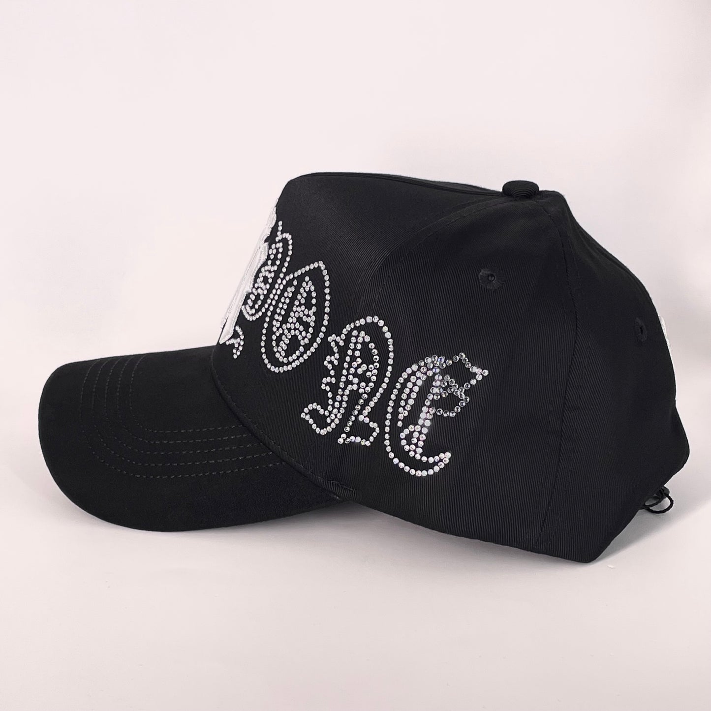 31 hats “NY Crystal Black White”