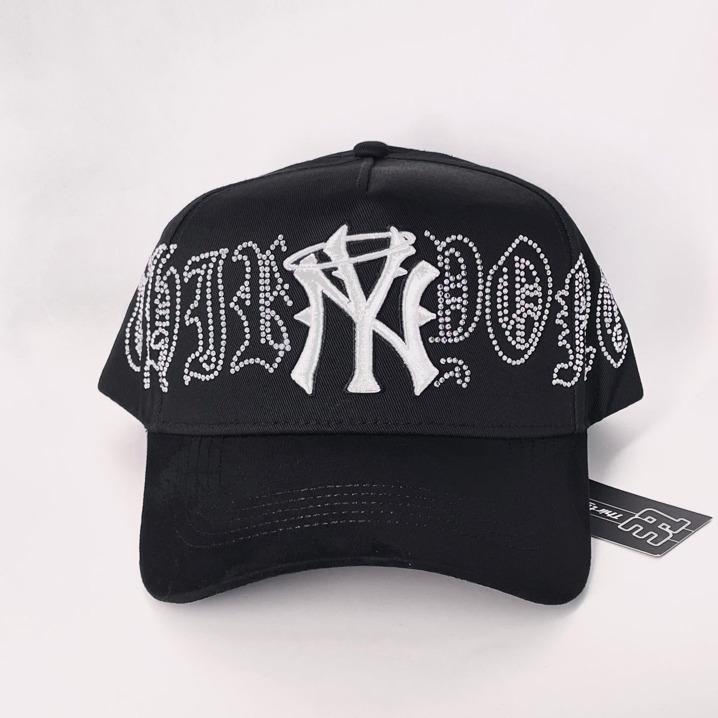 31 hats “NY Crystal Black White”